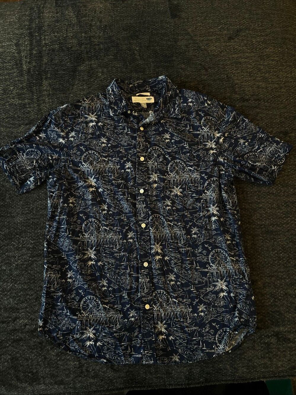 Old Navy Men's Classic Short Sleeve Button-Up Shirt